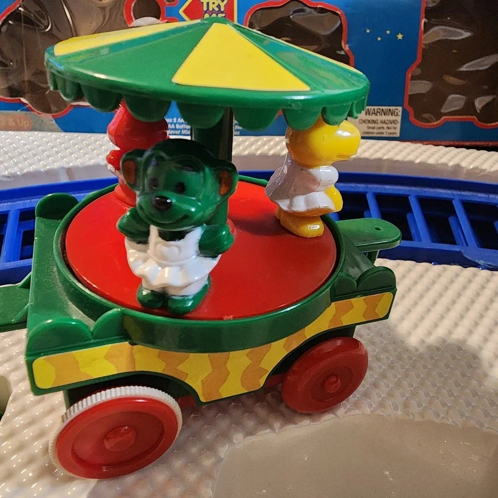 Vintage Peek-A-Babe Battery Operated Musical Circus Train READ DESCRIPTION‎